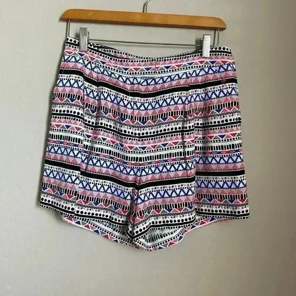 Hinge Aztec Print Shorts Size 4‎